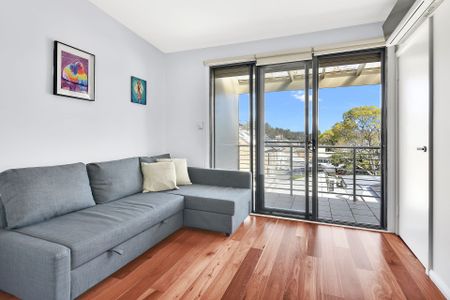 Grand family home of space, light and convenience - Photo 2