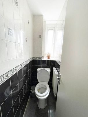 Room in a Shared House, Hanbury Street, E1 - Photo 1