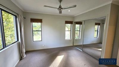 2 Bedroom Townhouse Close to Main Street! - Photo 5