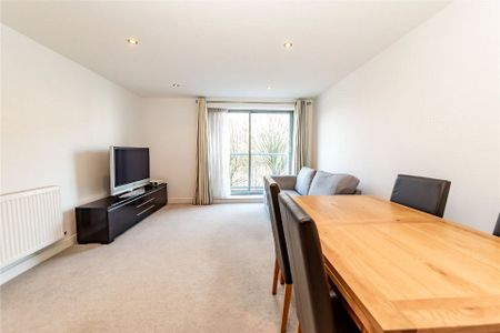 Brand House, Coombe Way, GU14 - Photo 3