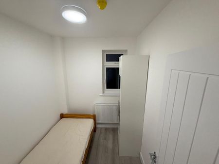 5 bedroom semi-detached house to rent - Photo 5