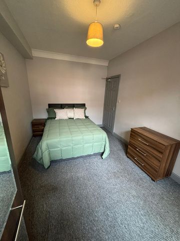 Room 3, 144 High Street, Bentley - Photo 4