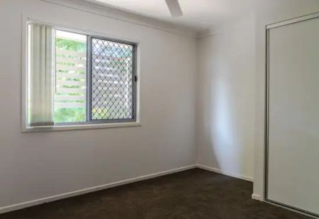 “Near New Townhouse in the centre of Raceivew ! BREAK LEASE !” - Photo 3