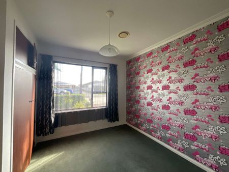 MOVE IN NOW! THREE BEDROOMS IN FITZROY - Photo 4