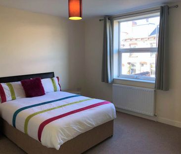 Hough Lane (room 2), Bramley, Leeds - Photo 3