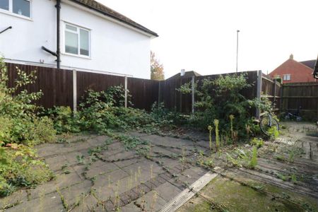 Studio to rent - Photo 3