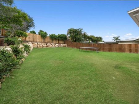 Rare Double-Storey Ex-Display Home With 5 Bedrooms, 3 Living Areas & Large Yard - Photo 2