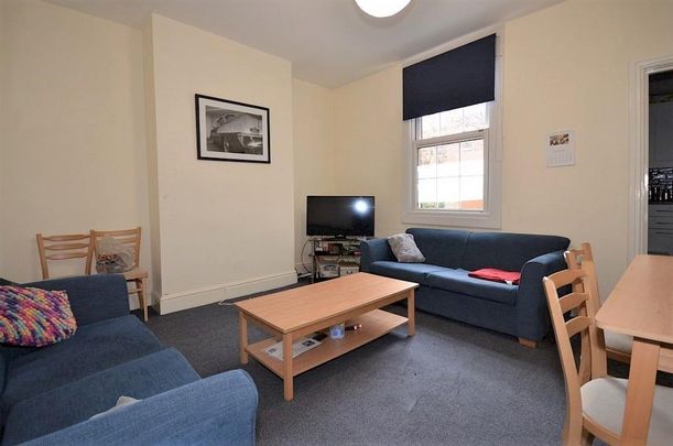 6 bedroom house to rent - Photo 1