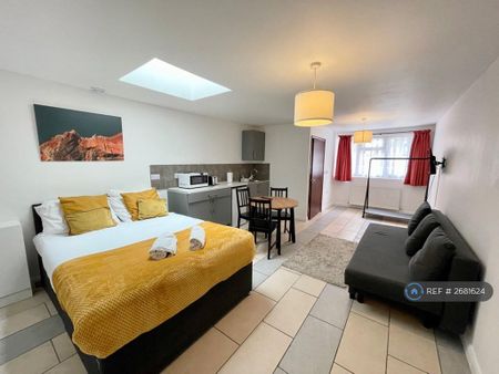 Studio to rent - Photo 4