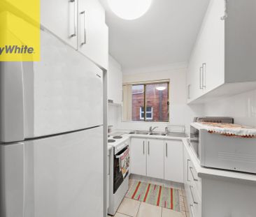 Charming 2 Bedroom Home! - Photo 2