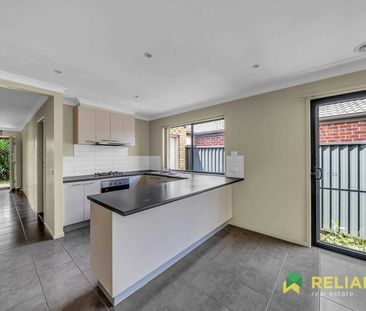 Three Bedroom Family Home! - Photo 3