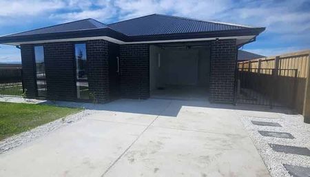 Brand new 3 Bed Home in Woodend - Photo 3