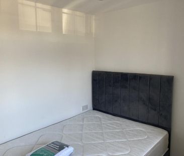 2 bedroom house share to rent - Photo 4