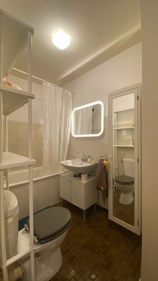 Appartement a louer Paris - Loyer €909/mois charges comprises ** - Photo 1