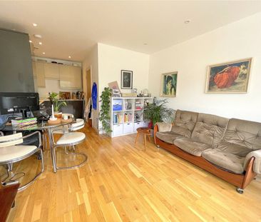 Coronation Road, - Photo 5