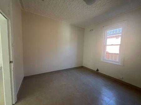 4 Bedroom Renovated House - Photo 2