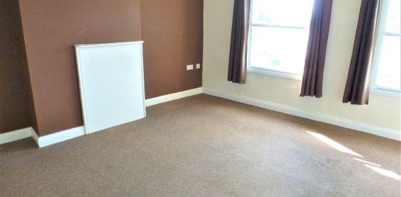 15-17 Market Place, Long Sutton, SPALDING - Photo 2