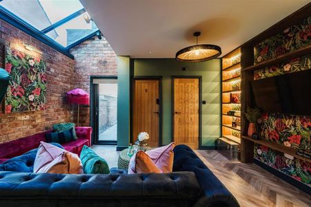 1 bedroom in a house share to rent - Photo 2