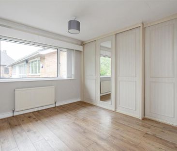 6 bedroom detached house to rent - Photo 2