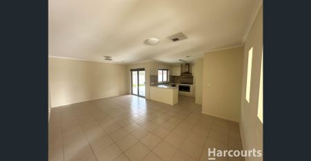 Three Bedroom House - Photo 5