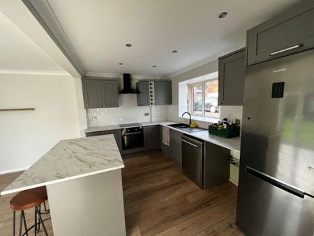 4 bedroom detached house to rent - Photo 5