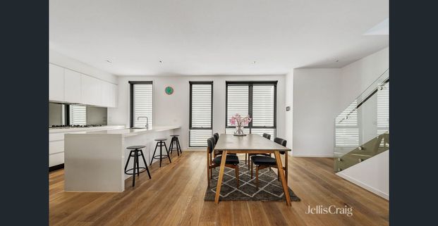 Modern Luxury - Photo 1