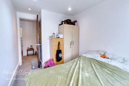 3 bedroom flat to rent - Photo 5