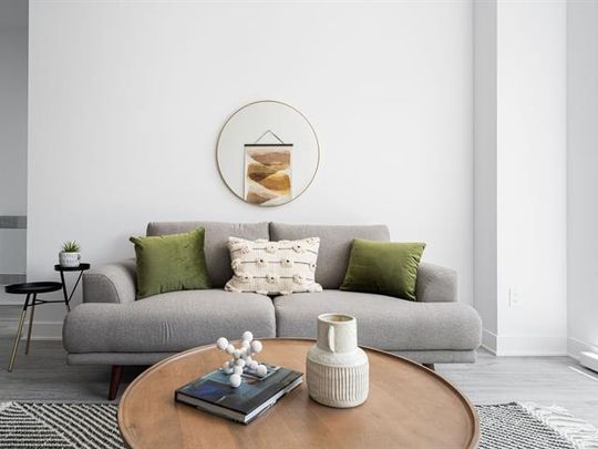 1000 Rue de Port Royal E. - Photo 1