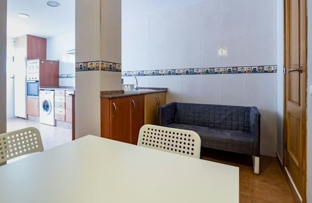 Calle Marqués de Zenete, Valencia, Valencian Community 46007 - Photo 1