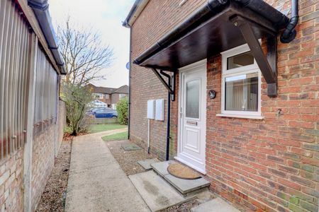 1 bedroom mid terraced house to rent - Photo 2