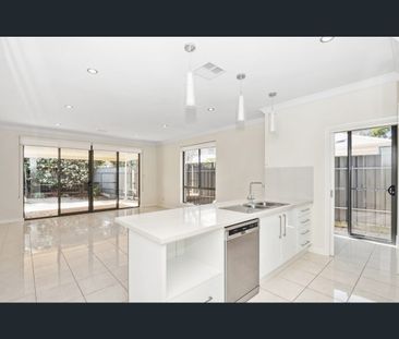 7 Stephens Place, Morphettville, SA 5043 - Photo 2