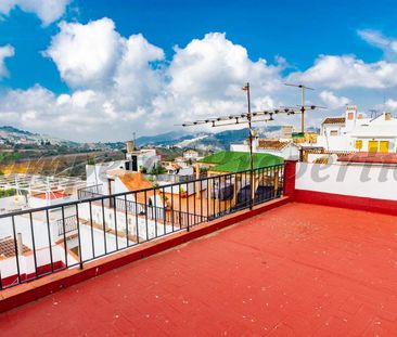 Townhouse in Cómpeta, Inland Andalucia at the foot of the mountains - Photo 5