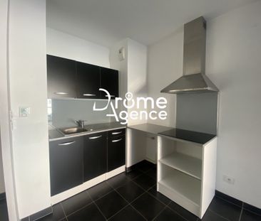 Location Appartement 1 pièce 33m² VALENCE 26000 - Photo 3