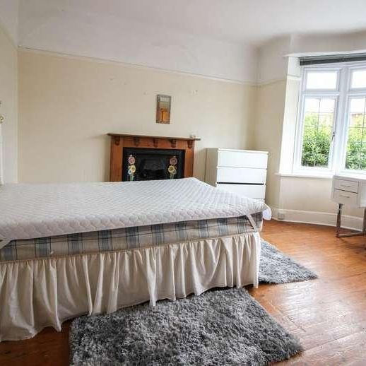 Bedroom Detached House In Winton, BH9 - Photo 1