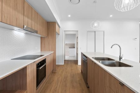 17 Honeyeater Circuit, Oxley QLD 4075 - House For Rent | Domain - Photo 5