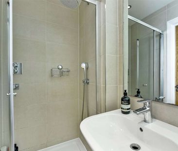 A modern two bedroom executive apartment with parking for two cars ... - Photo 3