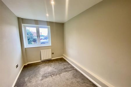 South Street, Lancing - Photo 2