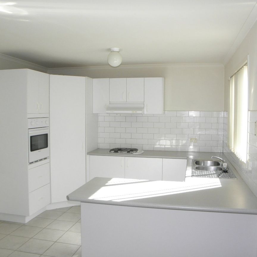 10 Lyell Walk, FOREST HILL - Photo 1