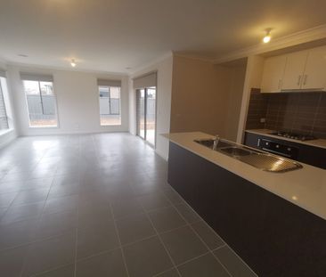 Family Home - Photo 3