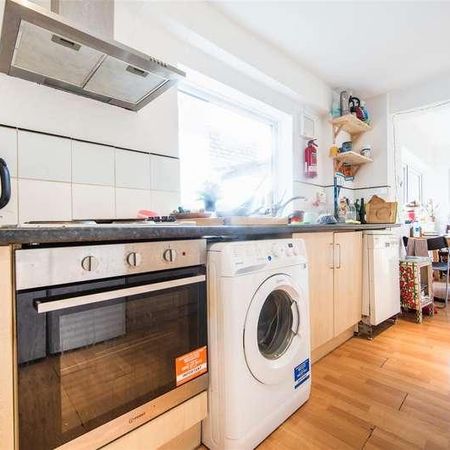 Heaton Grove, Heaton, NE6 - Photo 3