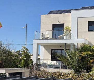 Jardín privado, diseño y luz | Chalet de esquina único en Boadilla - Foto 1