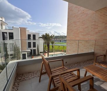 Middle Floor Apartment in Estepona - Photo 6