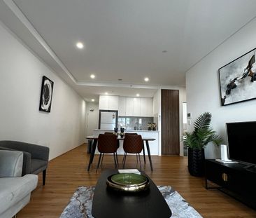 Over-sized Two-bedroom Apartment - Fully Furnished! - Photo 6
