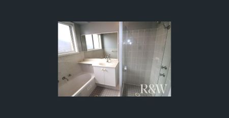 3 BEDROOM FAMILY HOME - Photo 2