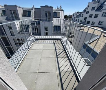 Klimatisierte DG-Wohnung mit 12m² Terrasse (Koloniestraße)! - Foto 1