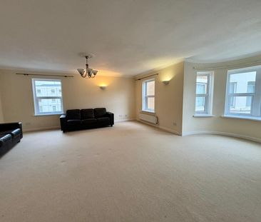 Grosvenor Square, Southampton - Photo 1