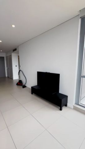 2 STUDIO DRIVE, Sydney - Photo 2
