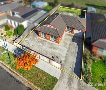 Charming 3 bedroom home - Photo 3