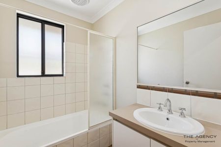 Spacious Family Home with Large Backyard - Photo 3