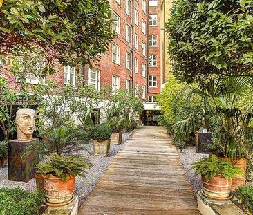 Hill Street, Mayfair, London - Photo 3
